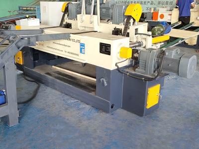 Veneer Peeling Machine